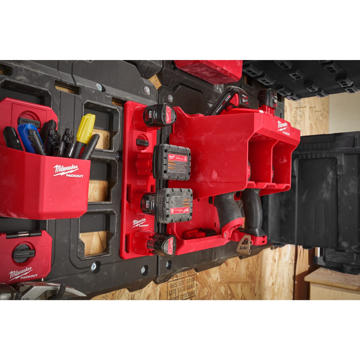 Milwaukee PACKOUT držák akumulátorů M12