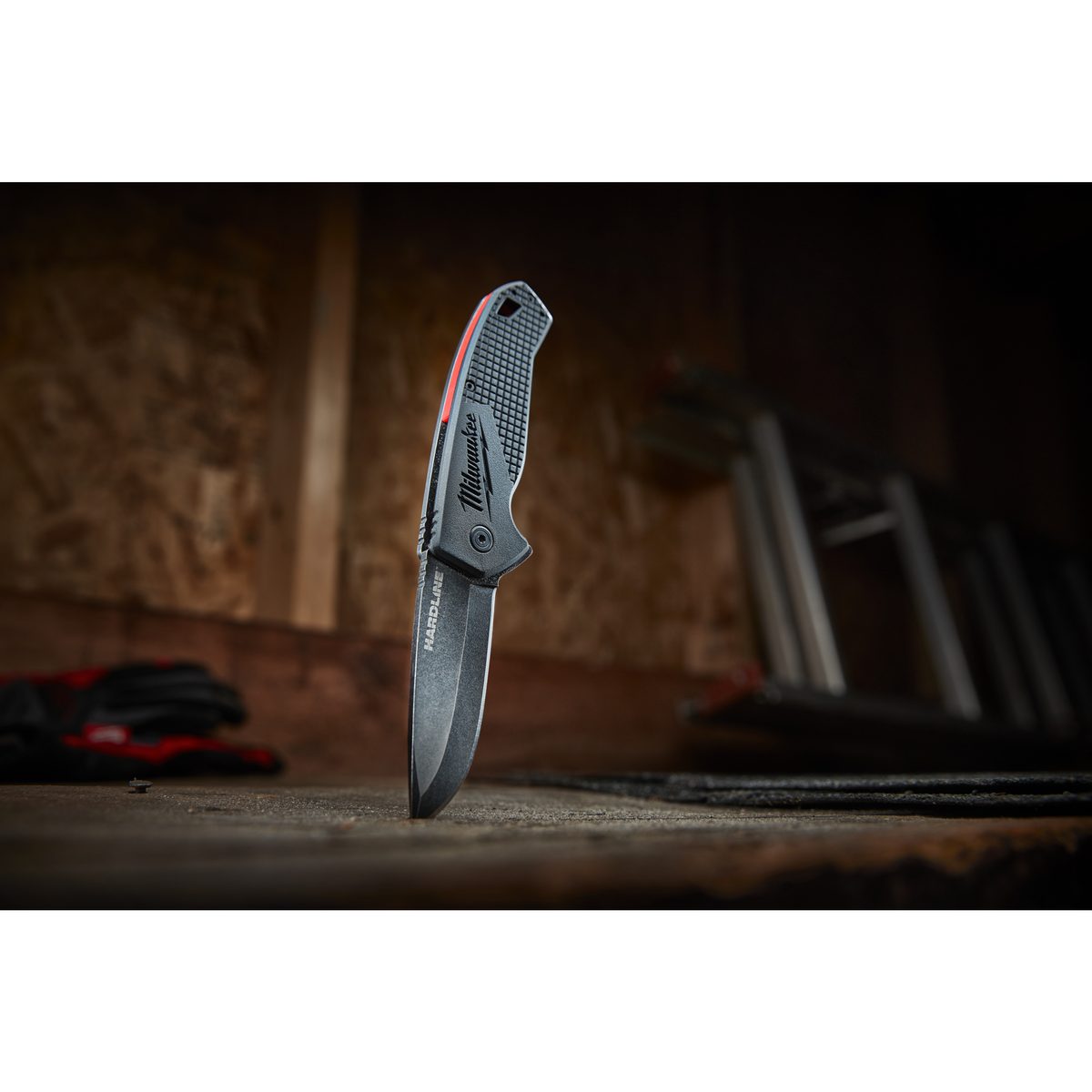 Milwaukee HARDLINE zavírací nůž 64mm - hladký