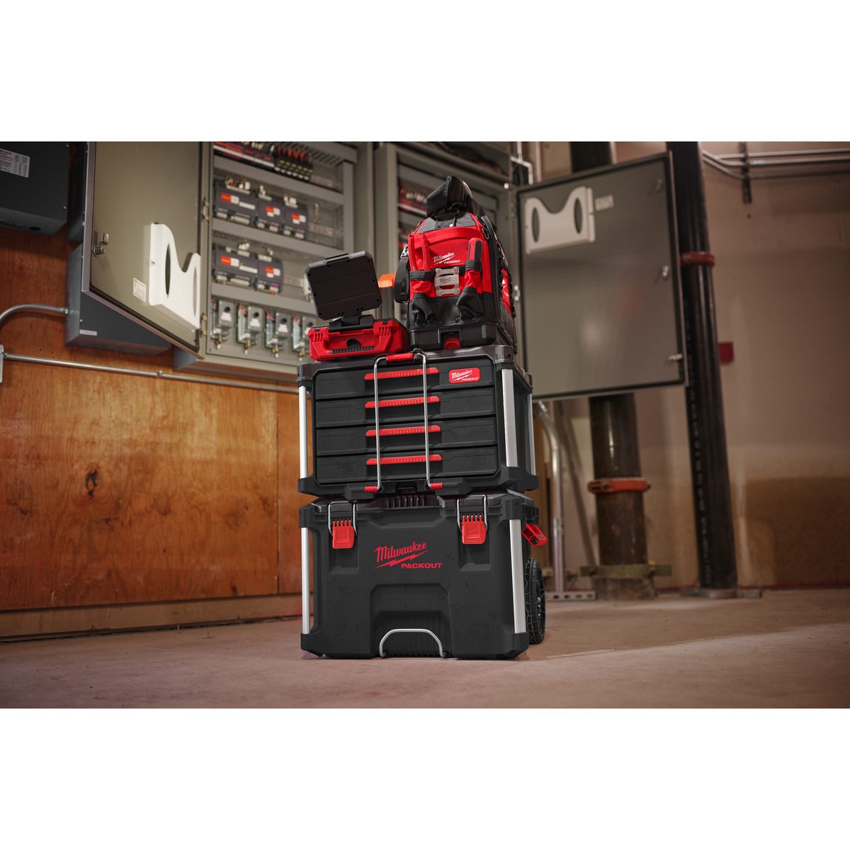 Milwaukee Packout Box se 4 zásuvkami