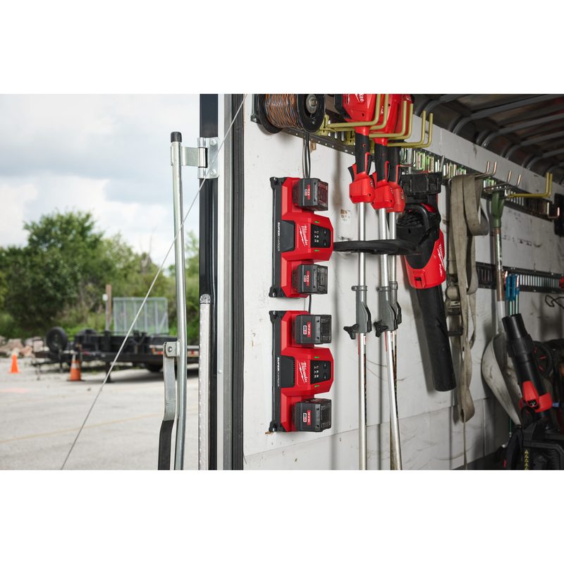 Milwaukee M18 MDBSC Mobilní super nabíječka se dvěma sloty