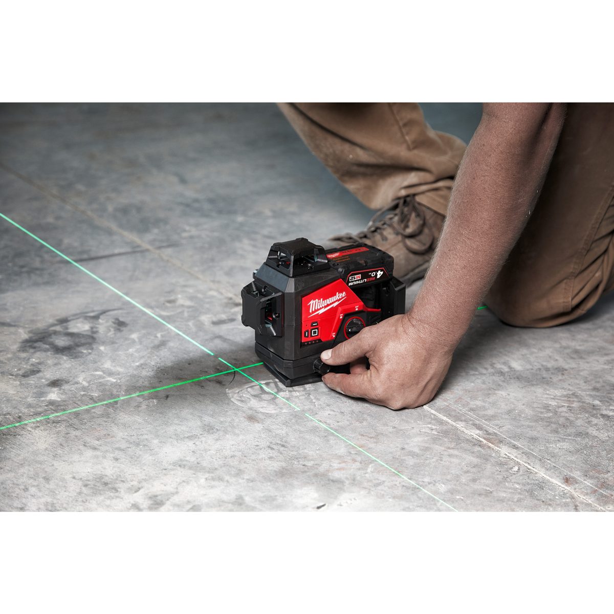 Milwaukee M12 3PLKIT-401P LASER 360° se zeleným paprskem a 3 rovinami