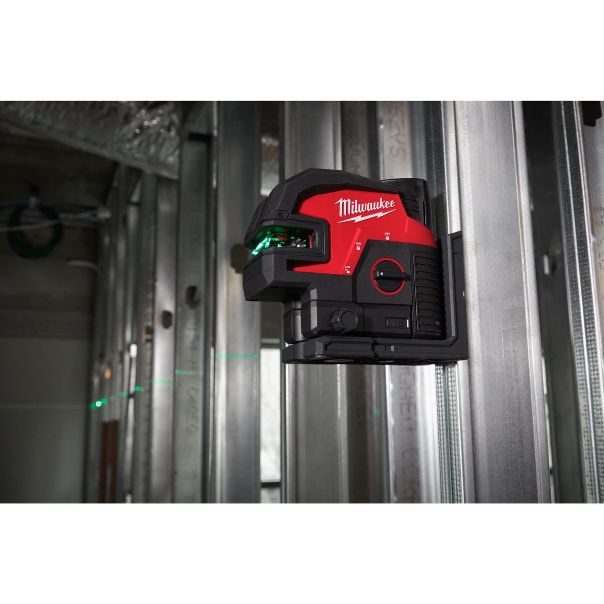 Milwaukee M12 CLL4P-301C CROSS LINE 4P. LASER