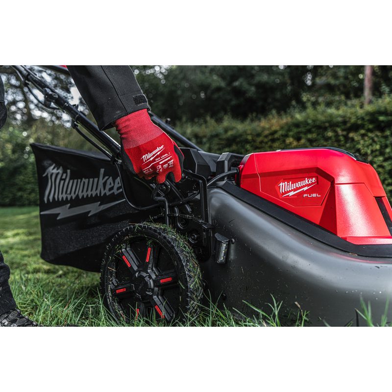 Milwaukee M18 F2LM53-0 Sekačka na trávu 53 cm s pojezdem - bez aku