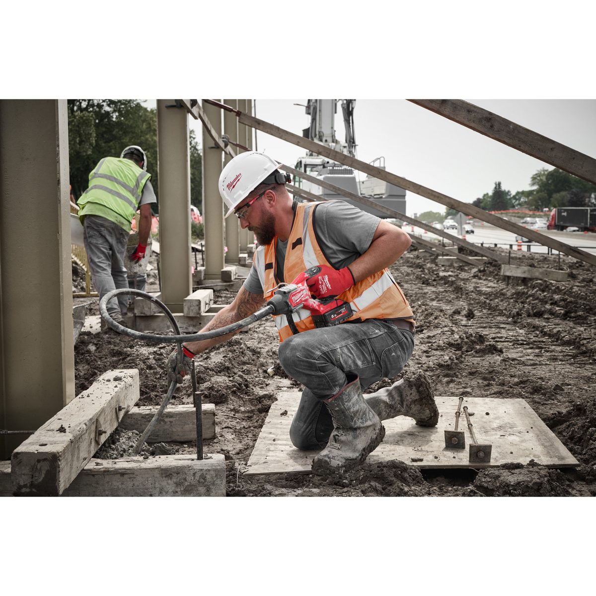 Milwaukee M18 FUEL FCVN24-551 Aku jehlový ponorný vibrátor na beton s kabelem 2,4 m