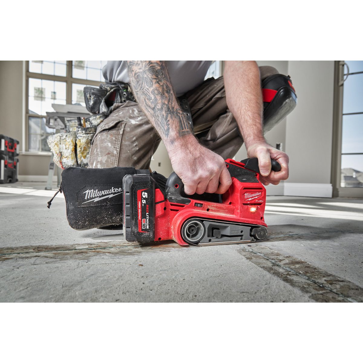 Milwaukee M18 FBTS75-552X 75 mm Pásová bruska