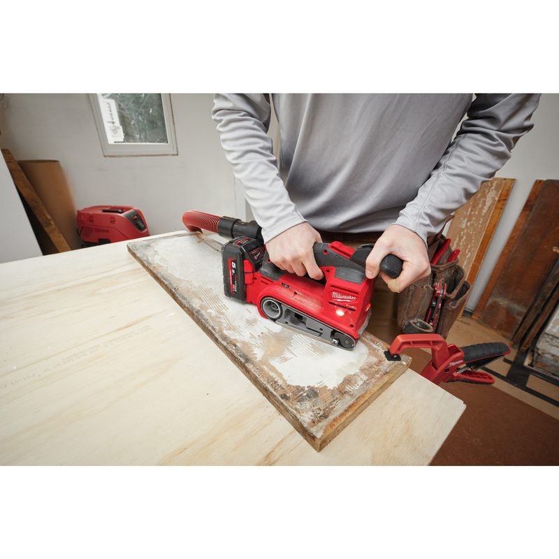 Milwaukee M18 FBTS75-552X 75 mm Pásová bruska