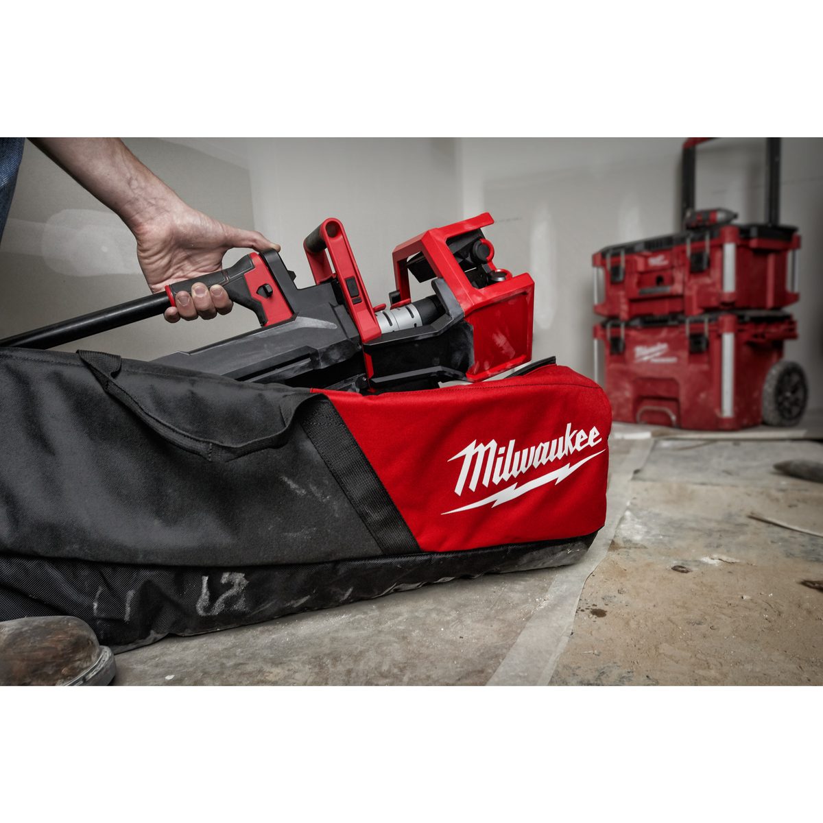 Milwaukee M18 taška na stožárovou svítilnu