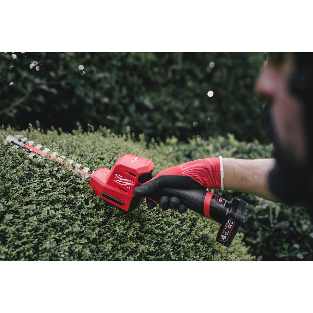Milwaukee M12 FHT20-402 Plotostřih 20 cm