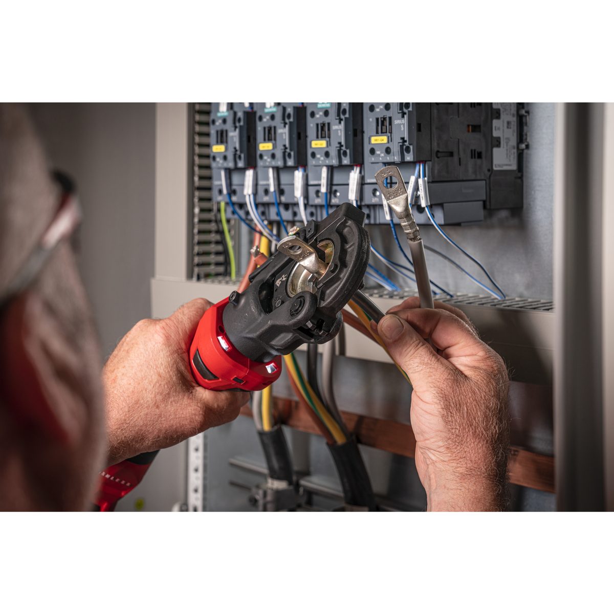 Milwaukee M18 ONEHCCT60-202C Hydraulické krimpovací kleště - 60 KN