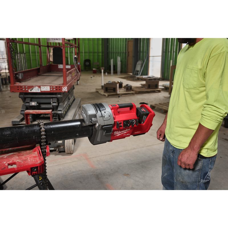 Milwaukee M18 FRGRO114-802C Drážkovací aku stroj - Kapacita (DN) 32-100 - Victaulic