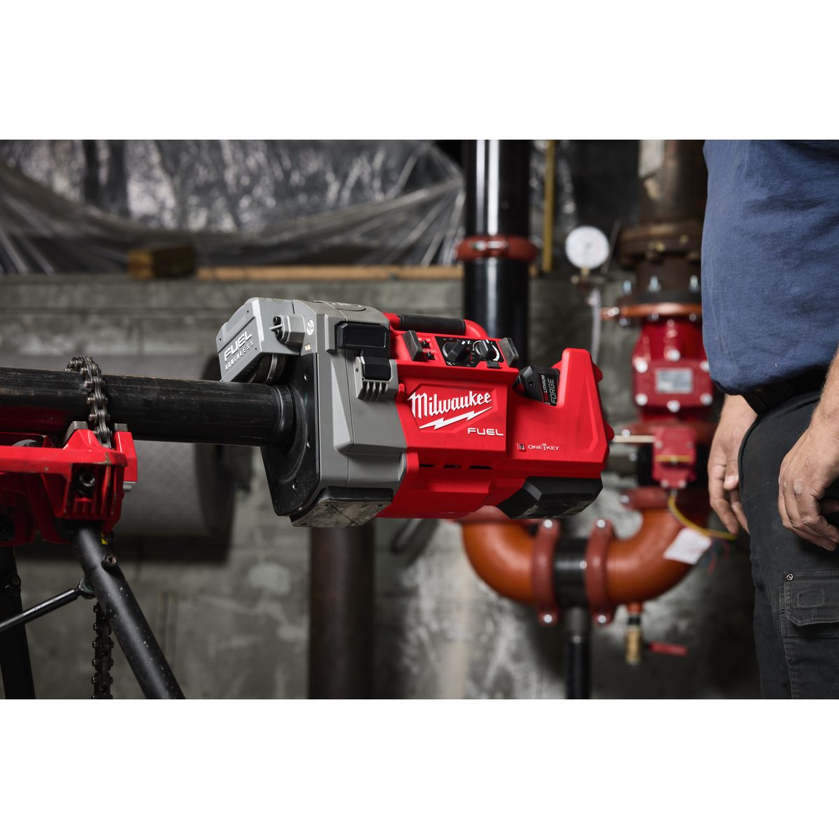 Milwaukee M18 FRGRO114-802C Drážkovací aku stroj - Kapacita (DN) 32-100 - Victaulic