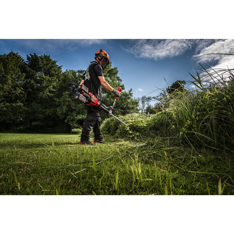 Milwaukee M18 F2BCU-122 křovinořez se 2 akumulátory sada