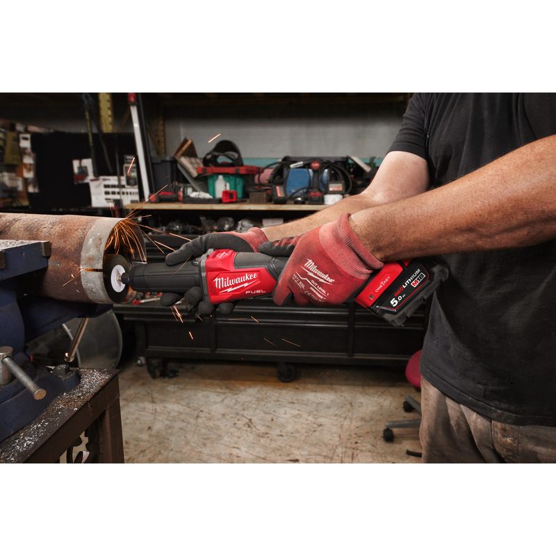 Milwaukee M18 FUEL ONE-KEY přímá bruska s proměnnými otáčkami a kolébkovým spínačem