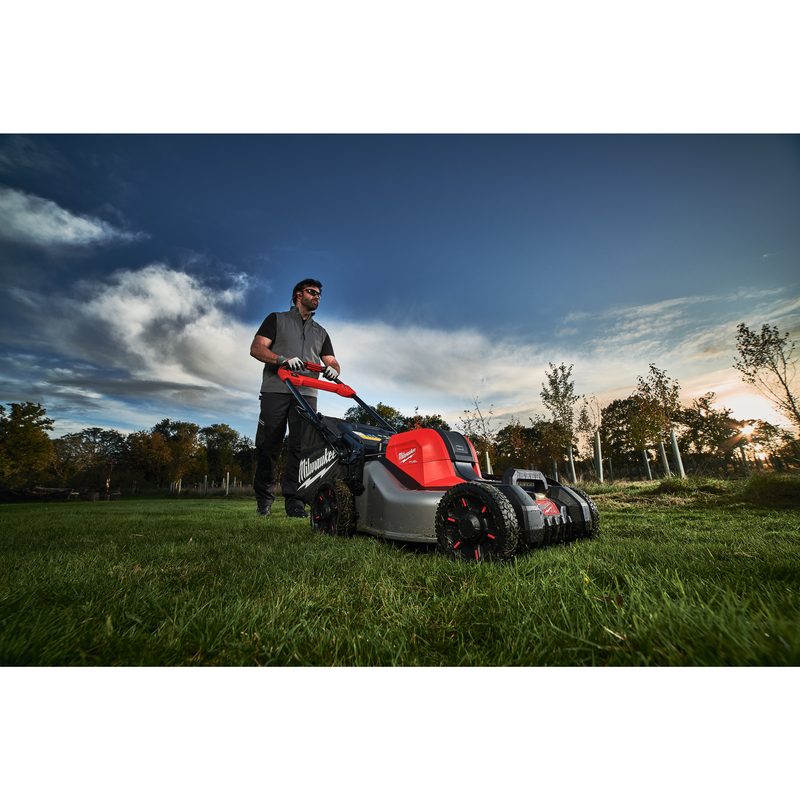 Milwaukee M18 F2LM46-0 sekačka s pojezdem 46 cm