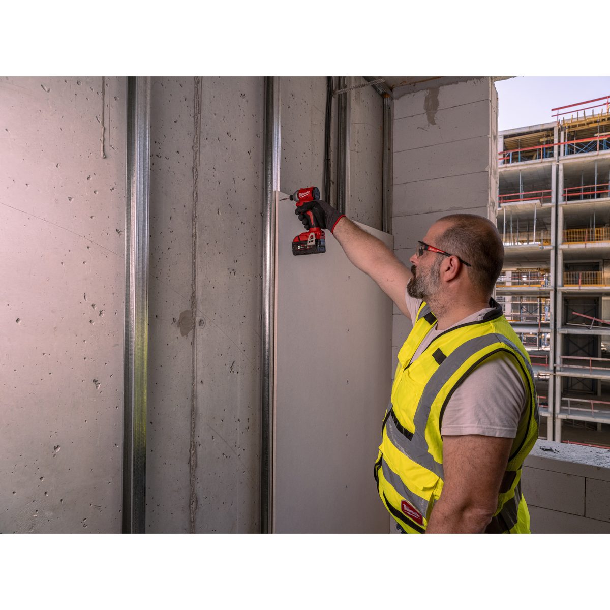 Milwaukee M18 BLIDRC-402C rázový šroubovák - 190Nm