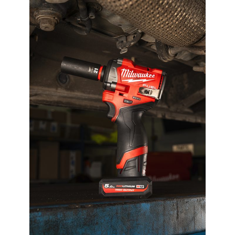 Milwaukee M12 FCIWF38G3-502X 3/8 rázový utahovák poj. kroužek - 746Nm