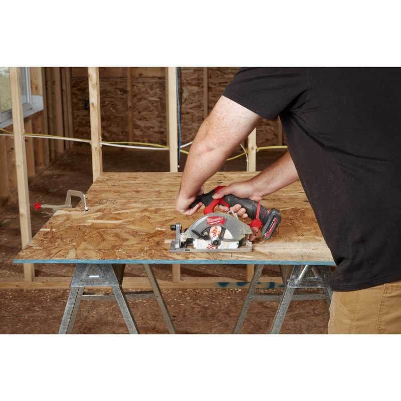 Milwaukee M12 FCS442-502X kotoučová pila - 2. generace