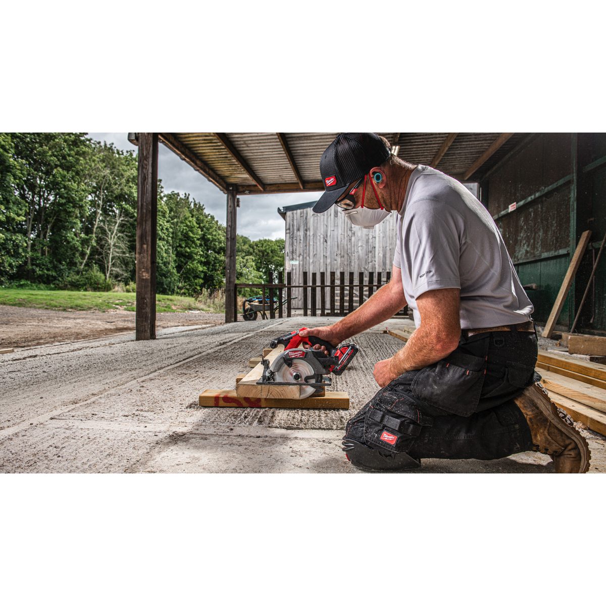 Milwaukee M18 FCS552-302X Kotoučová pila na dřevo a plasty GEN2 - 55mm prořez