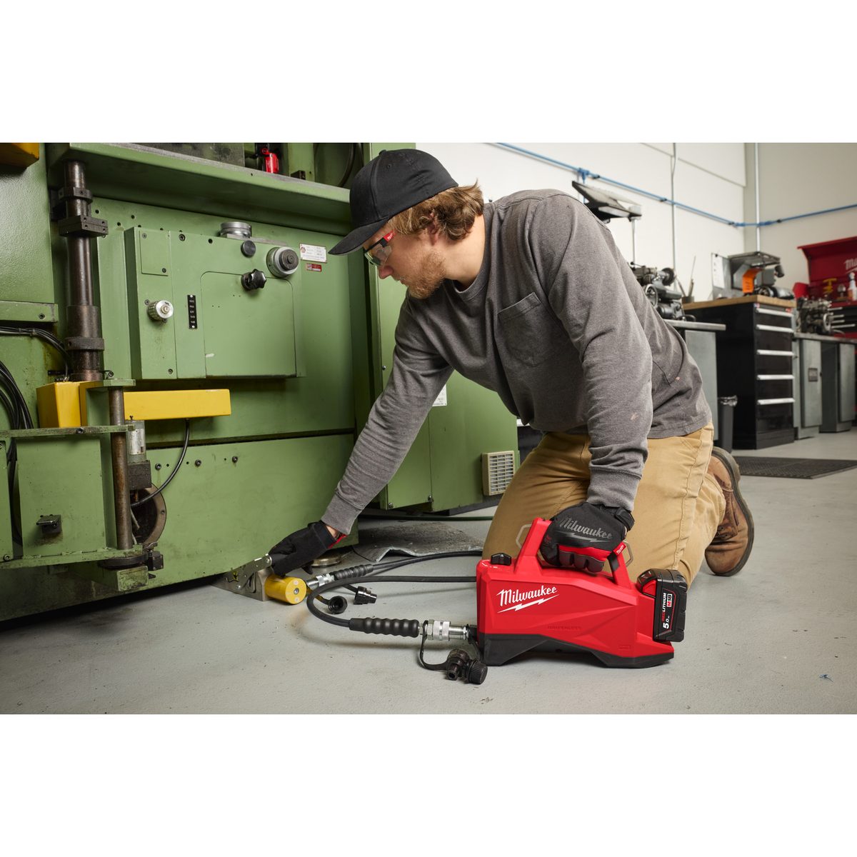 Milwaukee M18 HMP700-501 hydraulické mini čerpadlo 700 bar