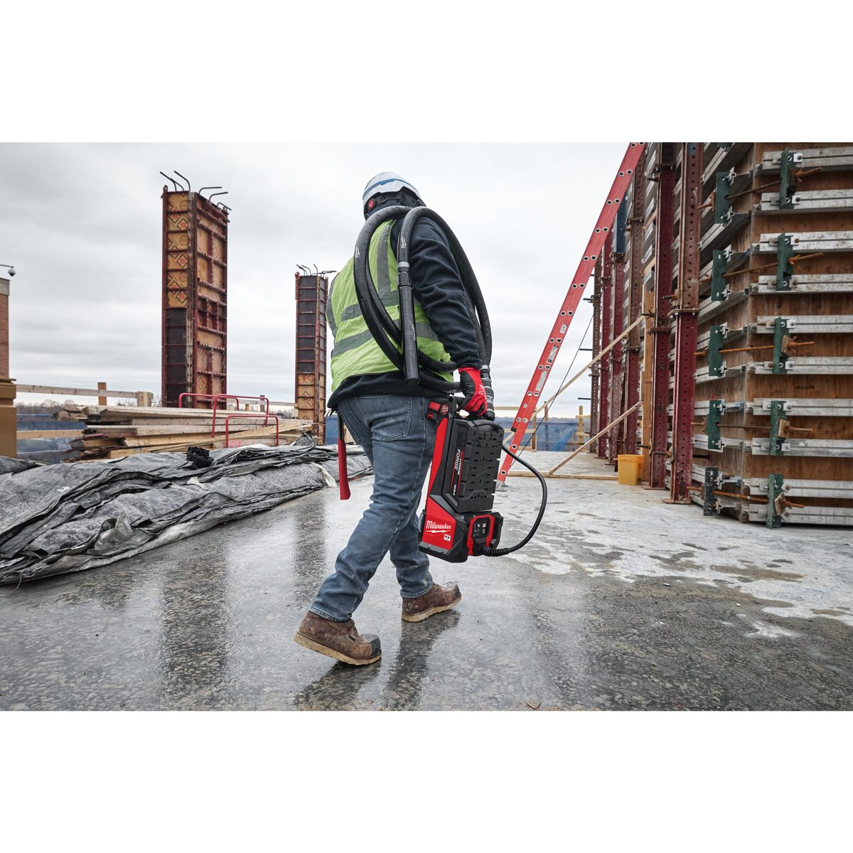 Milwaukee MXF CVHF-0 FUEL vysokofrekvenční vibrátor na beton