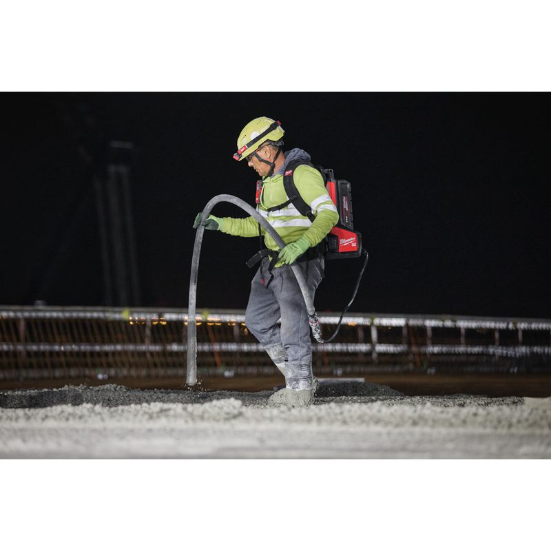 Milwaukee MXF CVHF-802 FUEL vysokofrekvenční vibrátor na beton