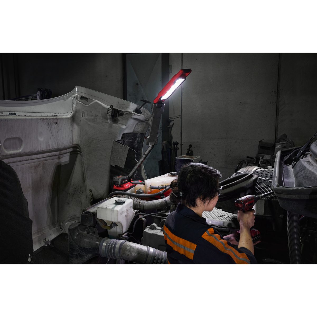 Milwaukee M18 ABL-0 svítilna s ramenem