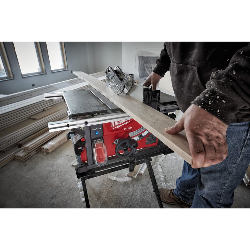 Milwaukee M18 FTS210-121B FUEL ONE-KEY stolní pila