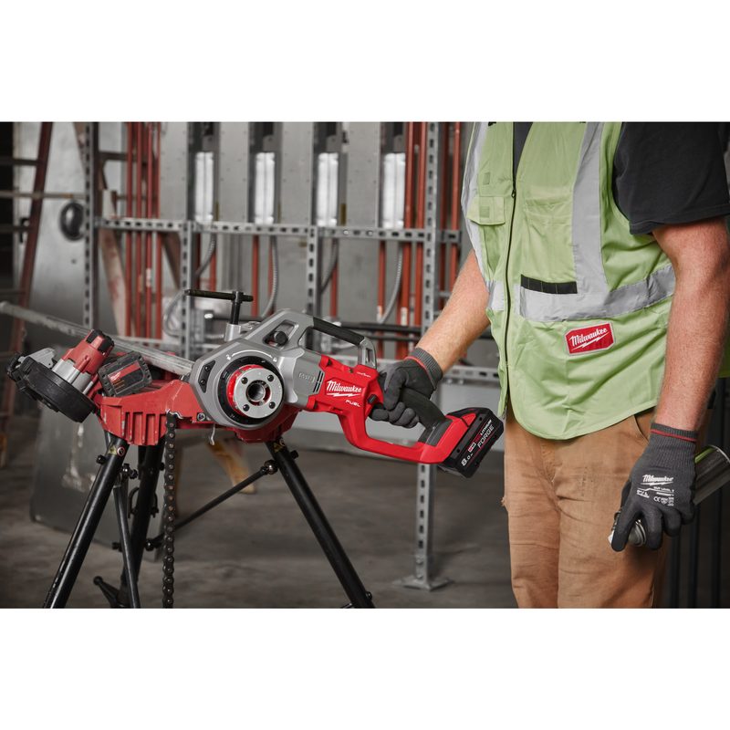 Milwaukee M18 FPT114-802C 1 1/4˝ závitořez