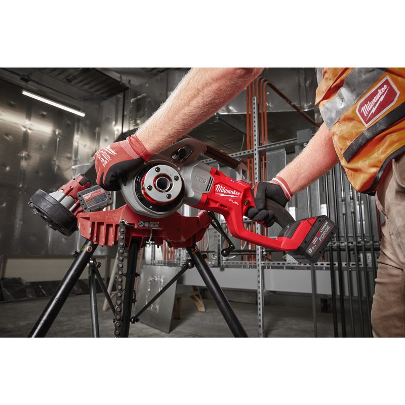 Milwaukee M18 FPT114-802CA 1 1/4˝ závitořez
