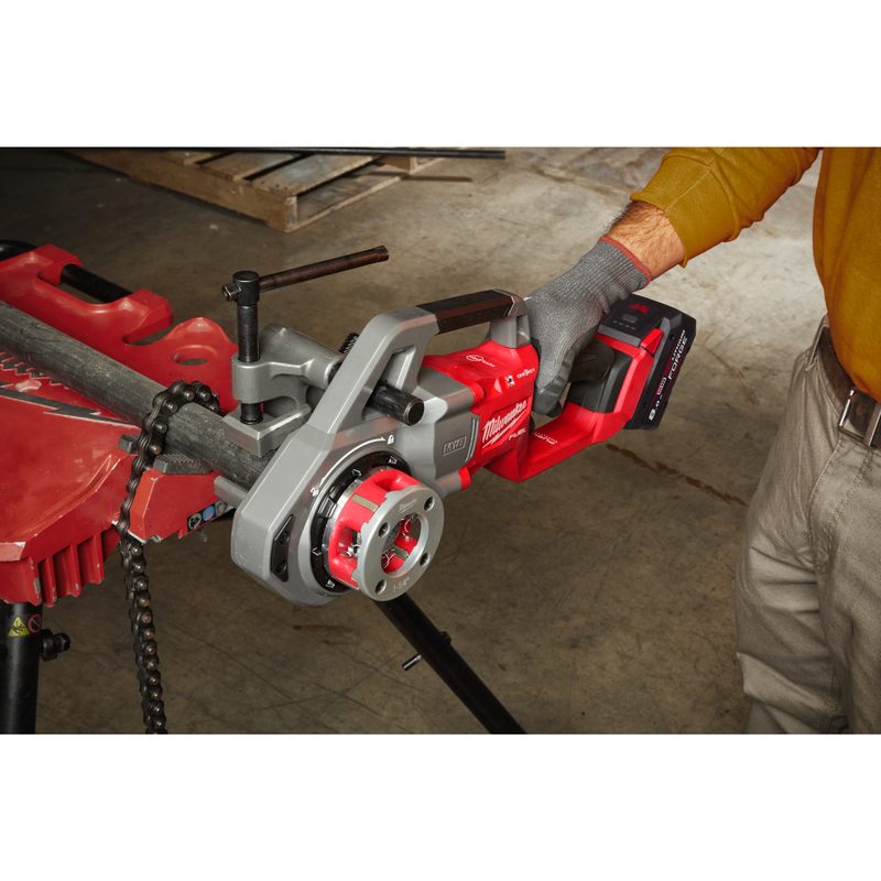 Milwaukee M18 FPT114-802CA 1 1/4˝ závitořez