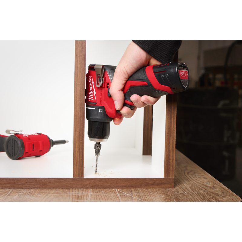 Milwaukee M12 BLDDRC-203C Kompaktní bezuhlíkový šroubovák – 40 Nm
