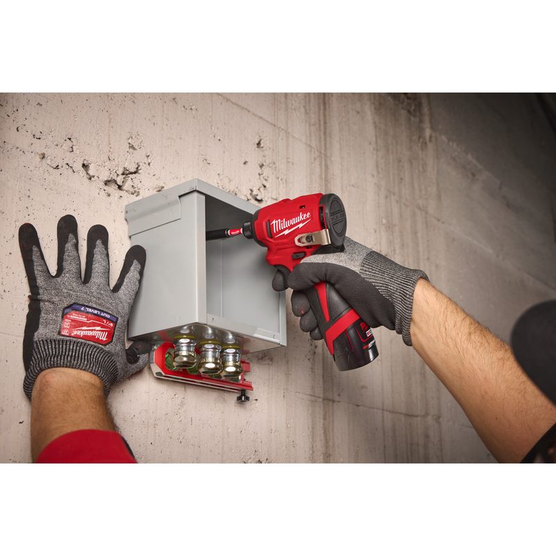 Milwaukee M12 BLIDRC-202C Kompaktní bezuhlíkový rázový utahovák – 124 Nm