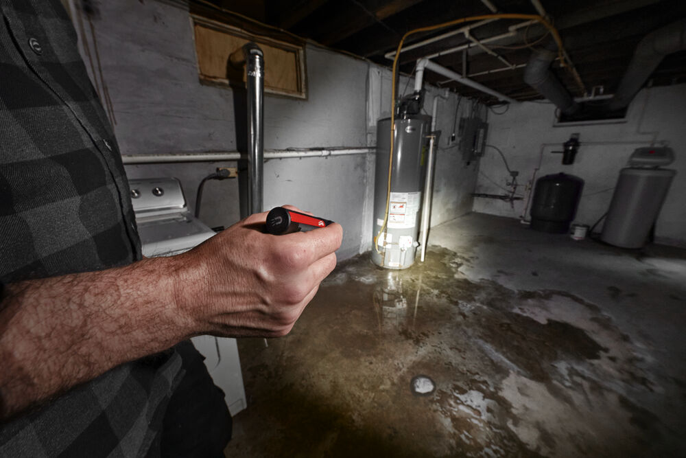 Milwaukee Svítilna s výkonem 500 lumenů s vnitřním USB nabíjením