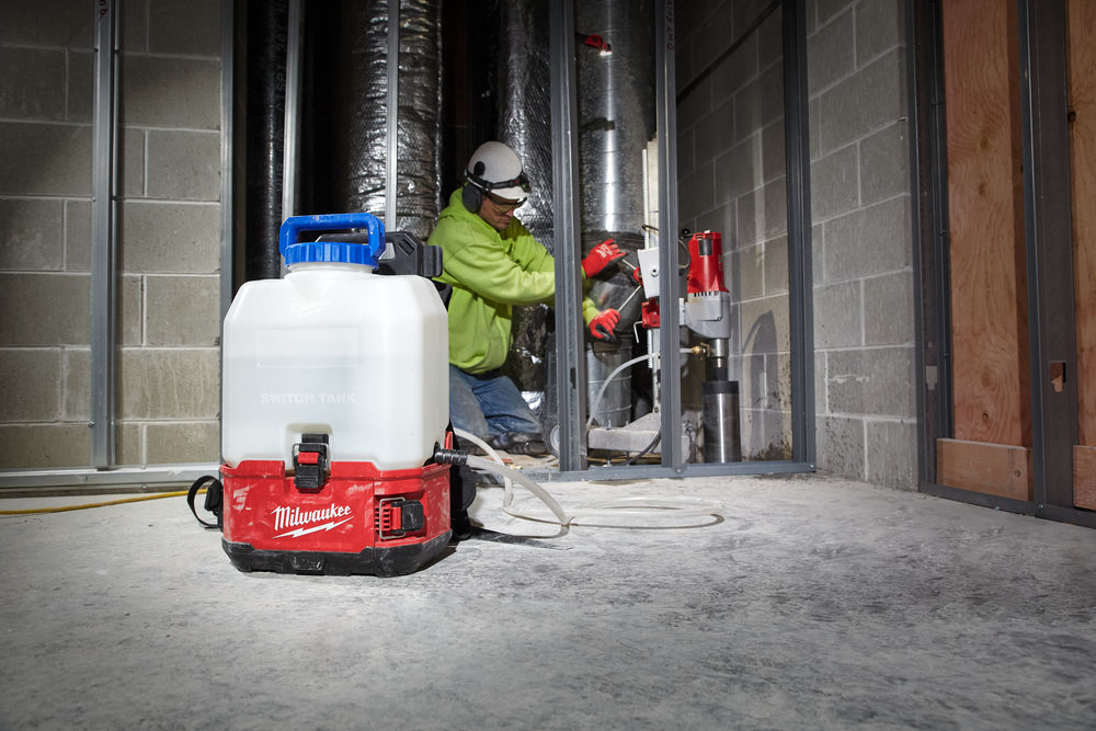 Milwaukee M18 BPFP-CST SWITCH TANK 15 L NÁDRŽ NA CHEMIKÁLIE