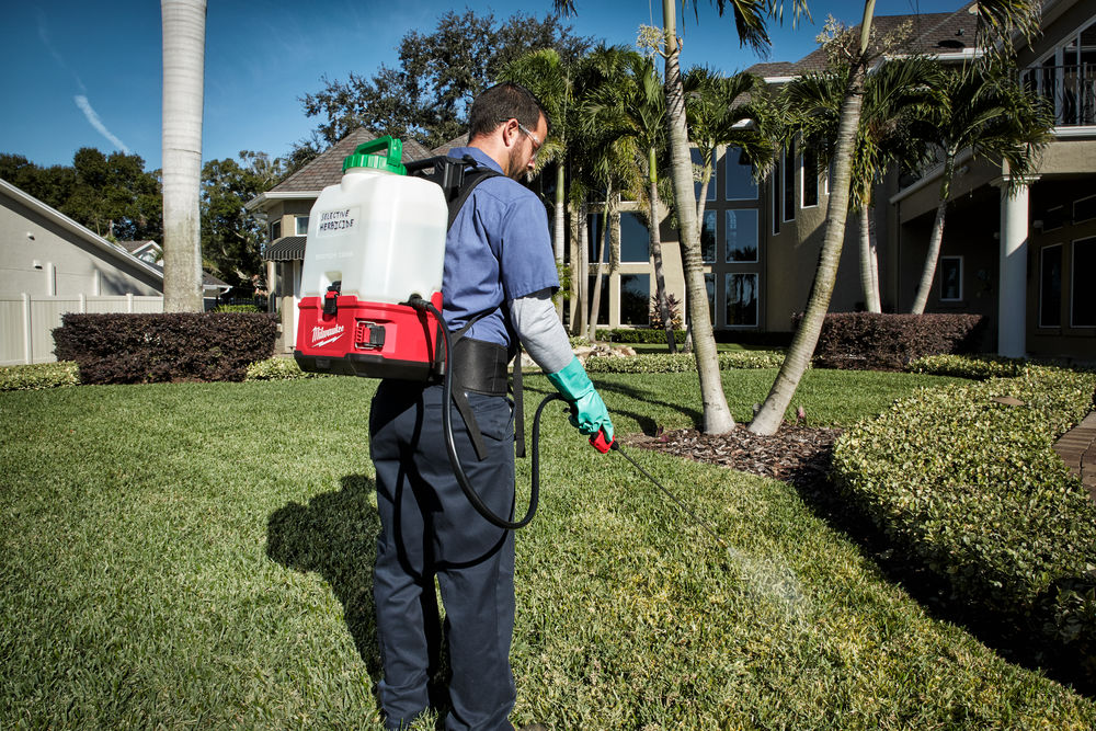 Milwaukee M18 BPFP-CST SWITCH TANK 15 L NÁDRŽ NA CHEMIKÁLIE