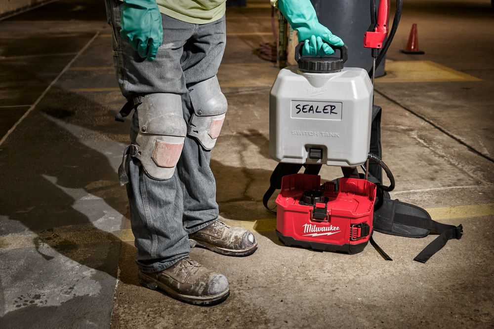 Milwaukee M18 BPFP-CST SWITCH TANK 15 L NÁDRŽ NA CHEMIKÁLIE