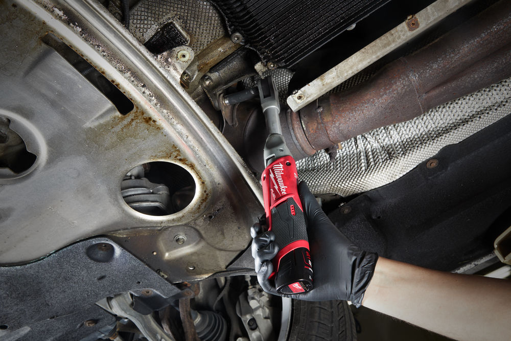 Milwaukee M12 FIR38LR-0 ⅜″ ráčna s prodlouženou hlavou