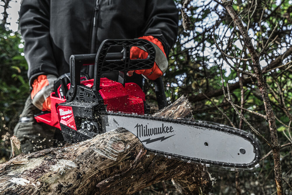 Milwaukee M18 FCHS35-122 Aku řetězová pila 35 cm