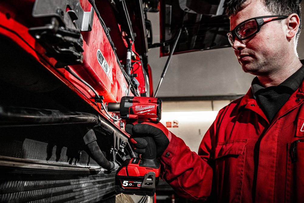 Milwaukee M18 FIW2F12-0X FUEL 1/2 Rázový utahovák, 339Nm, poj. kroužek