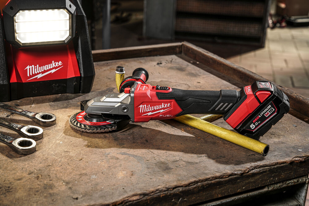 Milwaukee M18 FUEL 125 mm Úhlová bruska s plochou hlavou, brzdou FSAGF125XB-0X