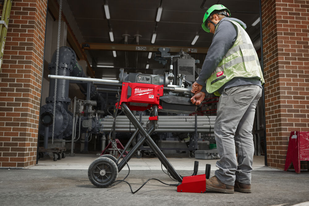 Milwaukee MXF PTR2-601 MX FUEL stacionární závitořez 2˝ s ONE-KEY
