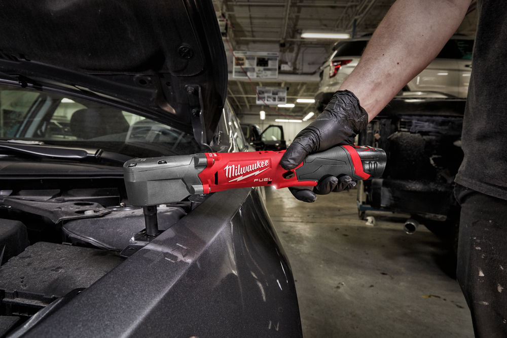 Milwaukee M12 FRAIWF12 - 1/2 PRAVOÚHLÝ RÁZOVÝ UTAHOVÁK - 300Nm