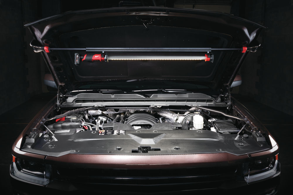 Milwaukee M12 UHL-0 led světlo pod kapotu