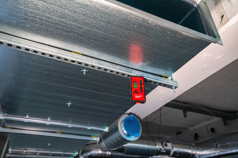 Milwaukee Detektor liniového laseru LLD50