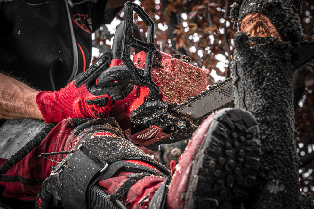 Milwaukee M18 FTHCHS30-802 řetězová pila s horní rukojetí 30CM