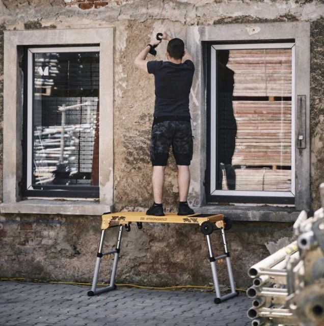Multifunkční skládací stůl a plošina STRONGBOLD StrongBench B910