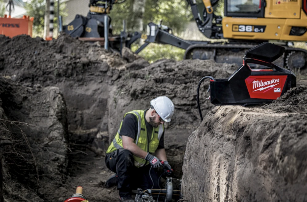 Milwaukee MXF EFP-802 Elektrofúzní svářečka - aku svářečka na PE trubky do 200 mm