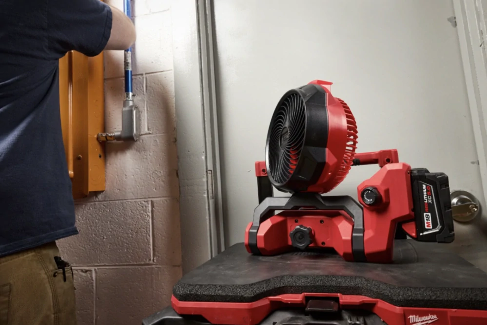Milwaukee M18 LAF-0 ventilátor s uchycením pro plošiny