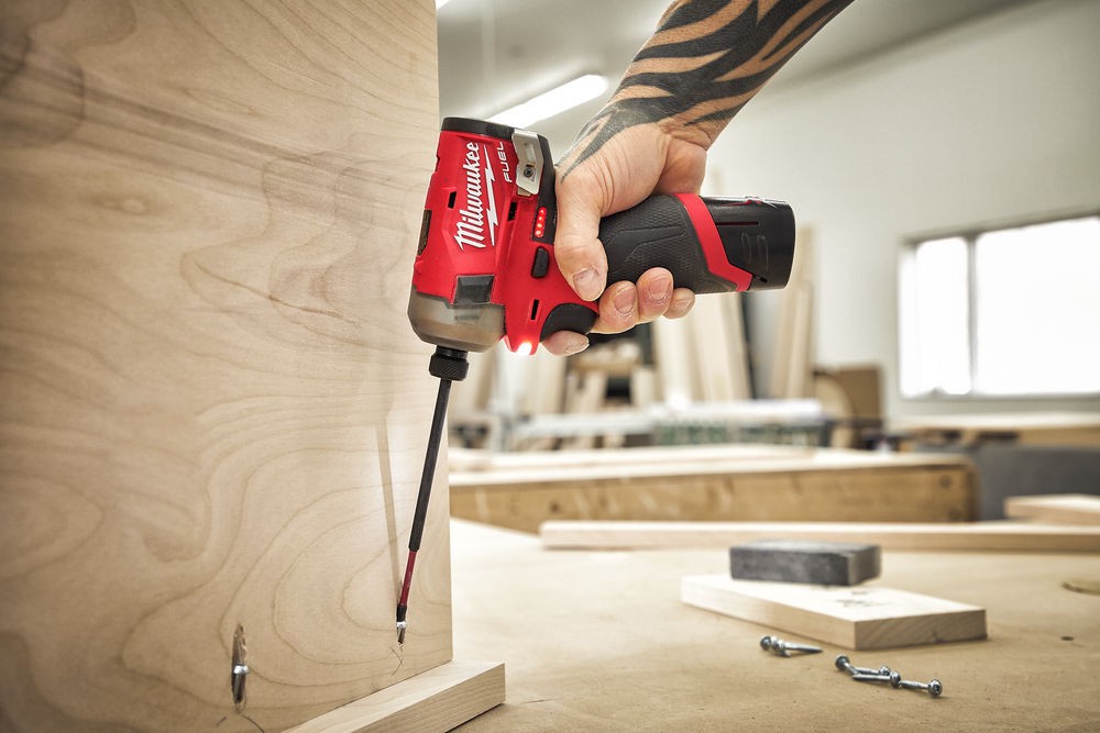 Milwaukee M12 FQID-202X Hex FUEL Hydrualický rázový utahovák, 50Nm, 2 x 2Ah