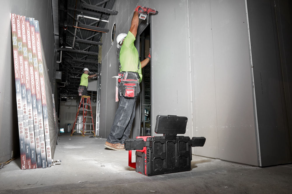 Milwaukee M18 POALC-0 PACKOUT PROSTOROVÉ SVĚTLO A NABÍJEČKA, 3000 Lumenů